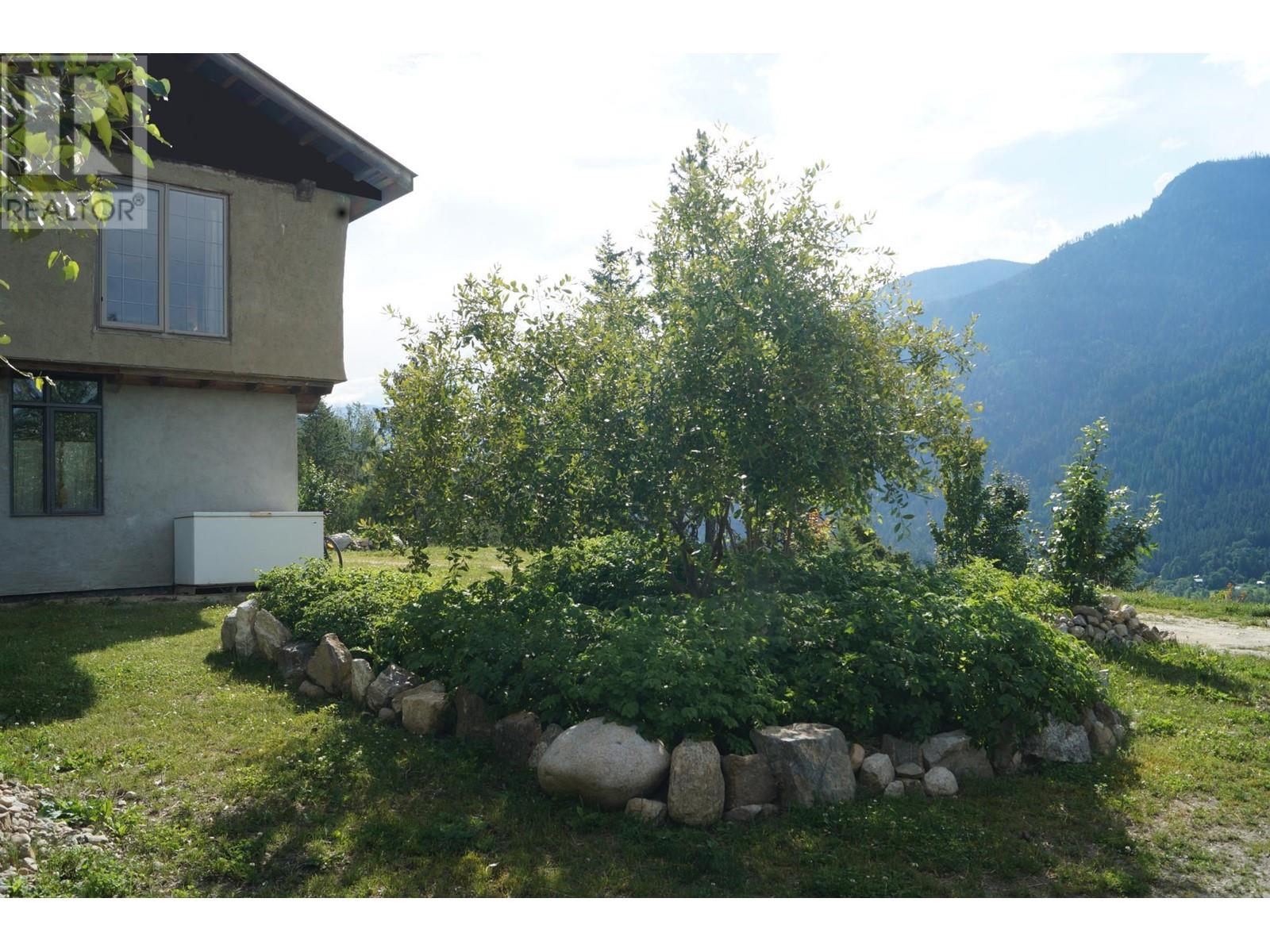 4650 6 Highway, Winlaw, British Columbia  V0G 2J0 - Photo 28 - 10343389
