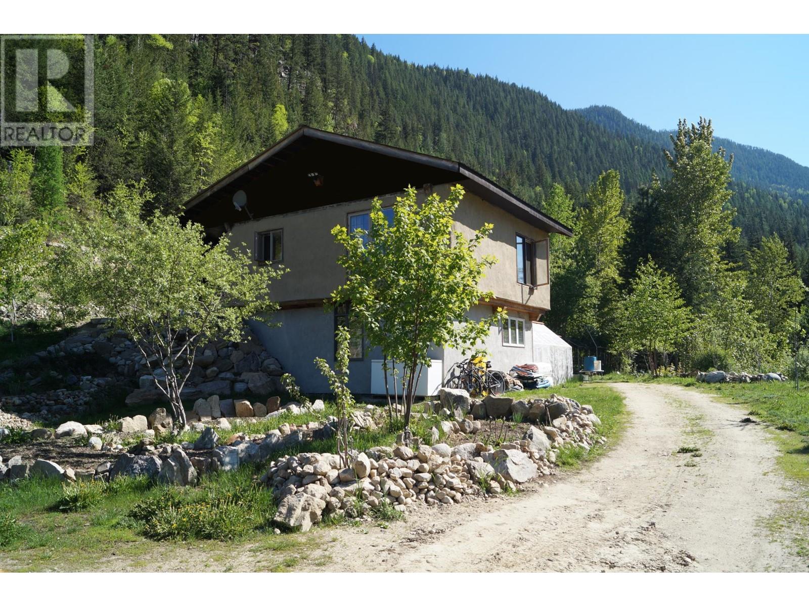 4650 6 Highway, Winlaw, British Columbia  V0G 2J0 - Photo 4 - 10343389