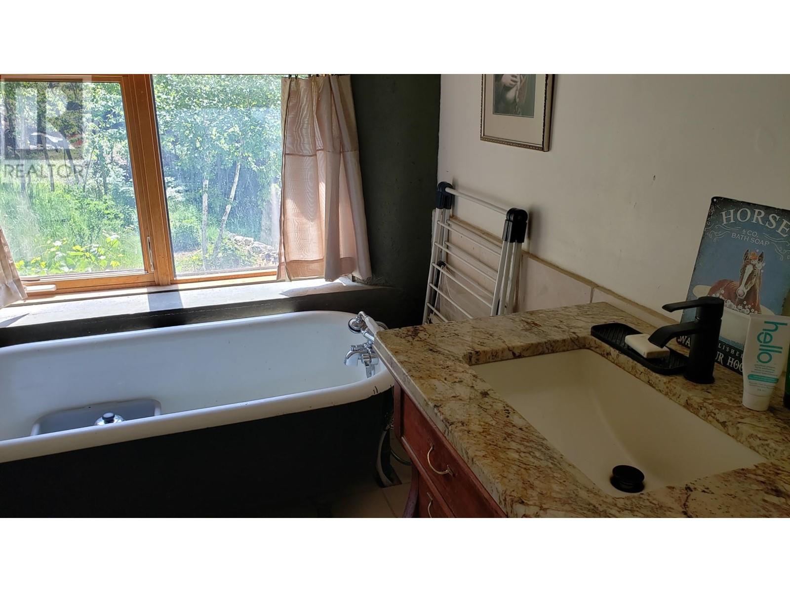4650 6 Highway, Winlaw, British Columbia  V0G 2J0 - Photo 9 - 10343389