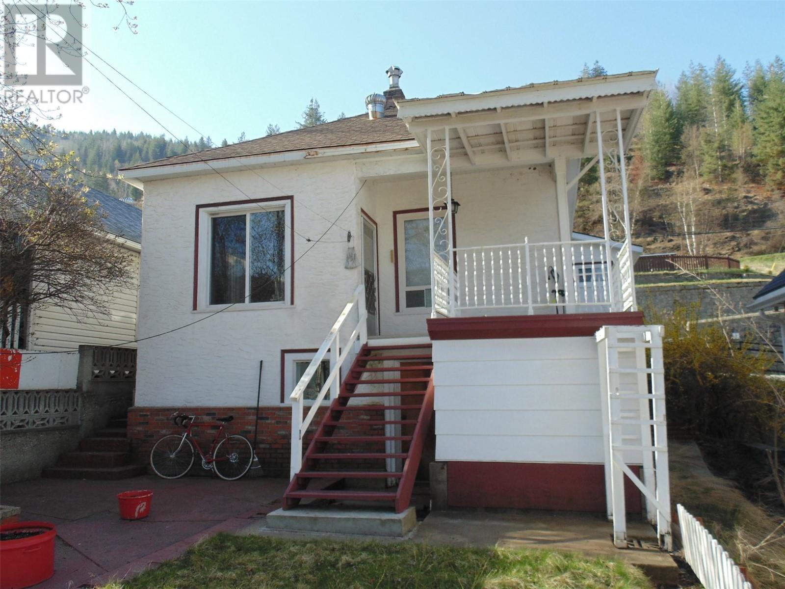 1709 Daniel Street, Trail, British Columbia  V1R 4G7 - Photo 3 - 10343568