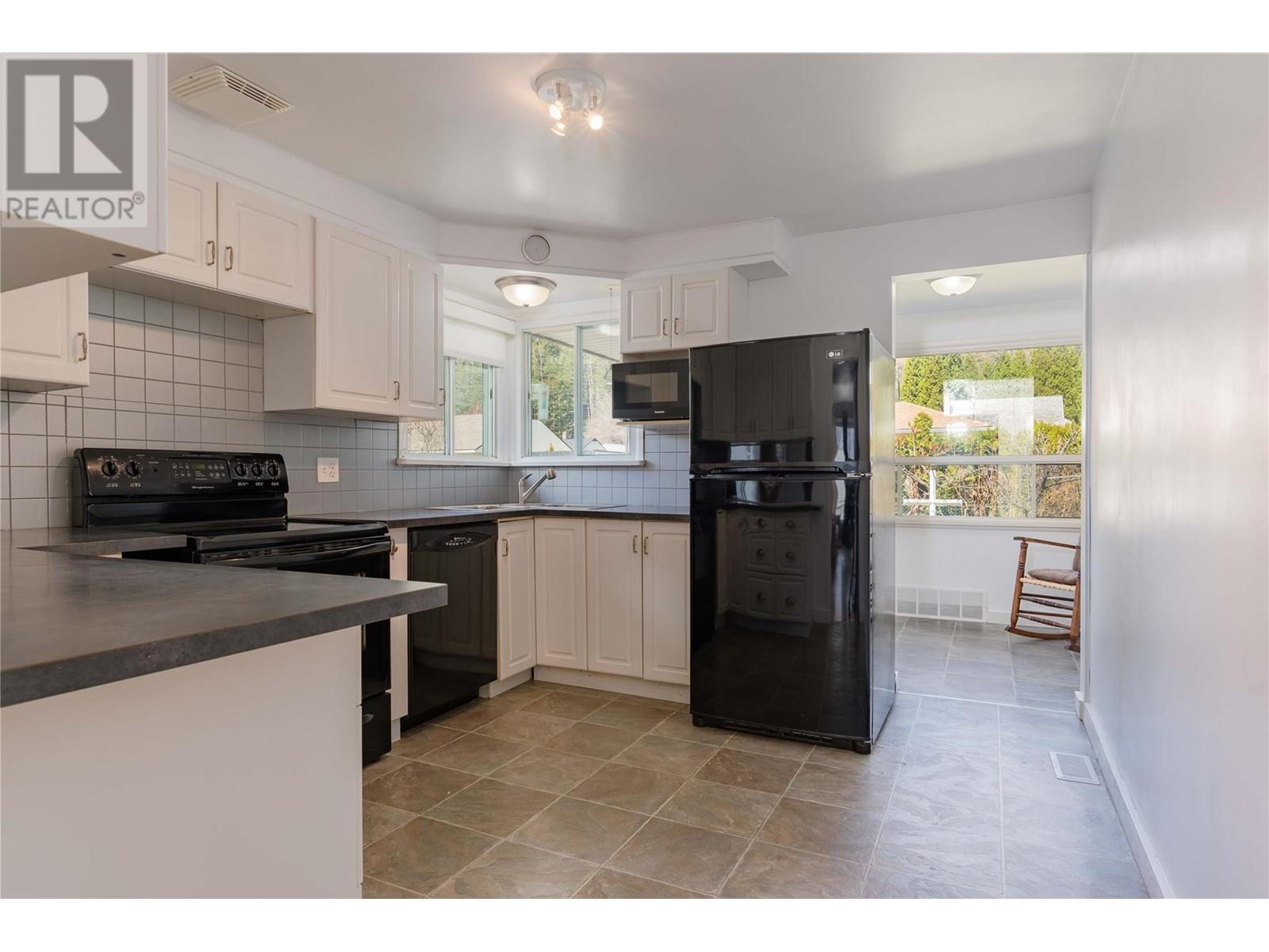 3313 Dahlia Crescent, Trail, British Columbia  V1R 2Y1 - Photo 20 - 10343956