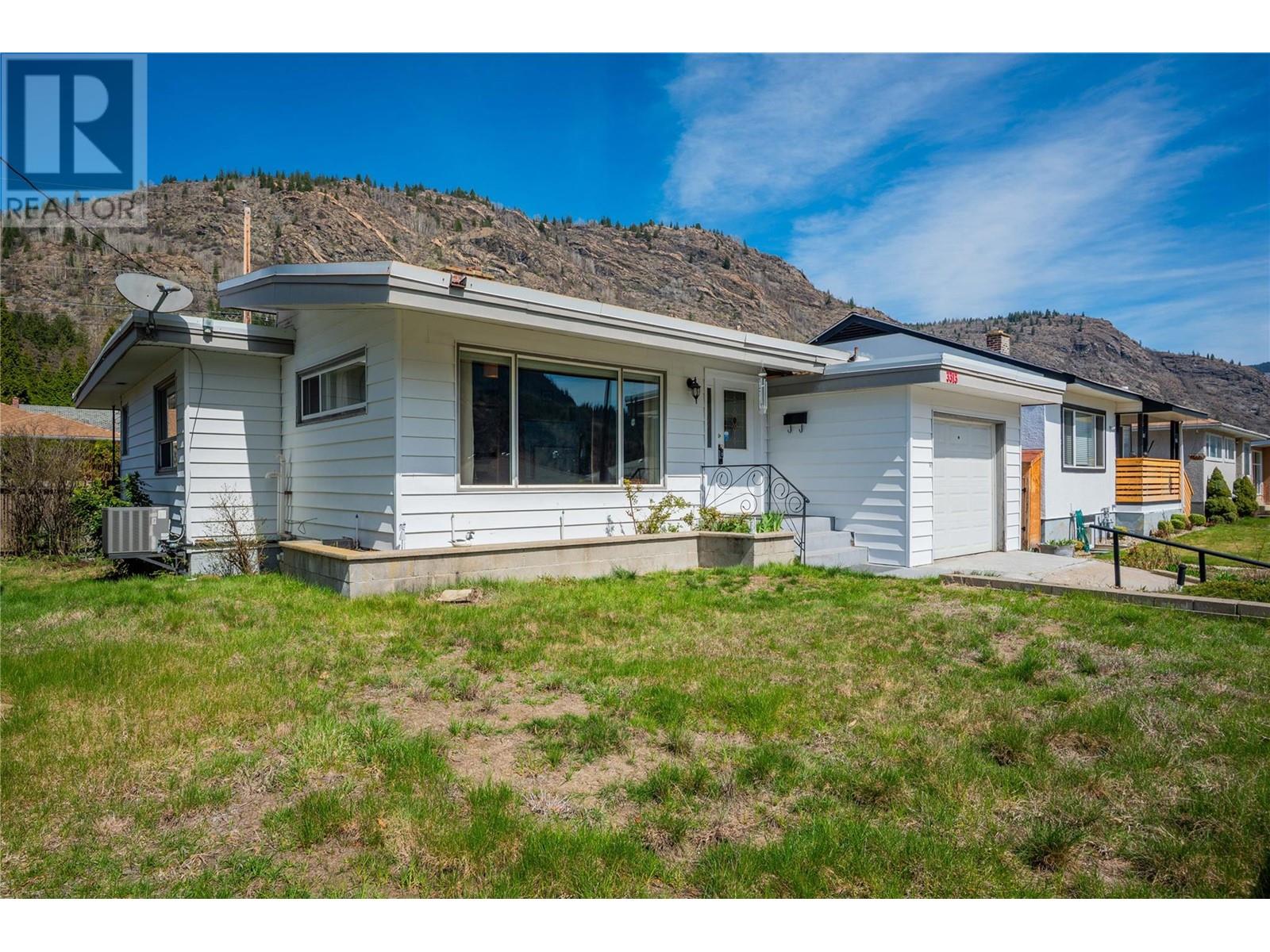 3313 Dahlia Crescent, Trail, British Columbia  V1R 2Y1 - Photo 3 - 10343956