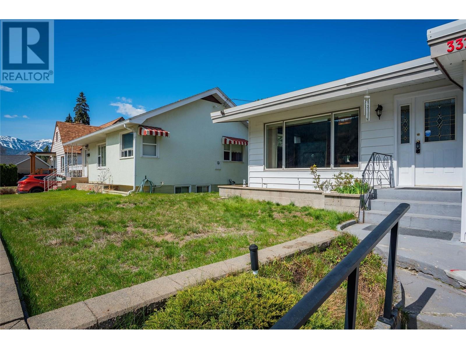 3313 Dahlia Crescent, Trail, British Columbia  V1R 2Y1 - Photo 5 - 10343956