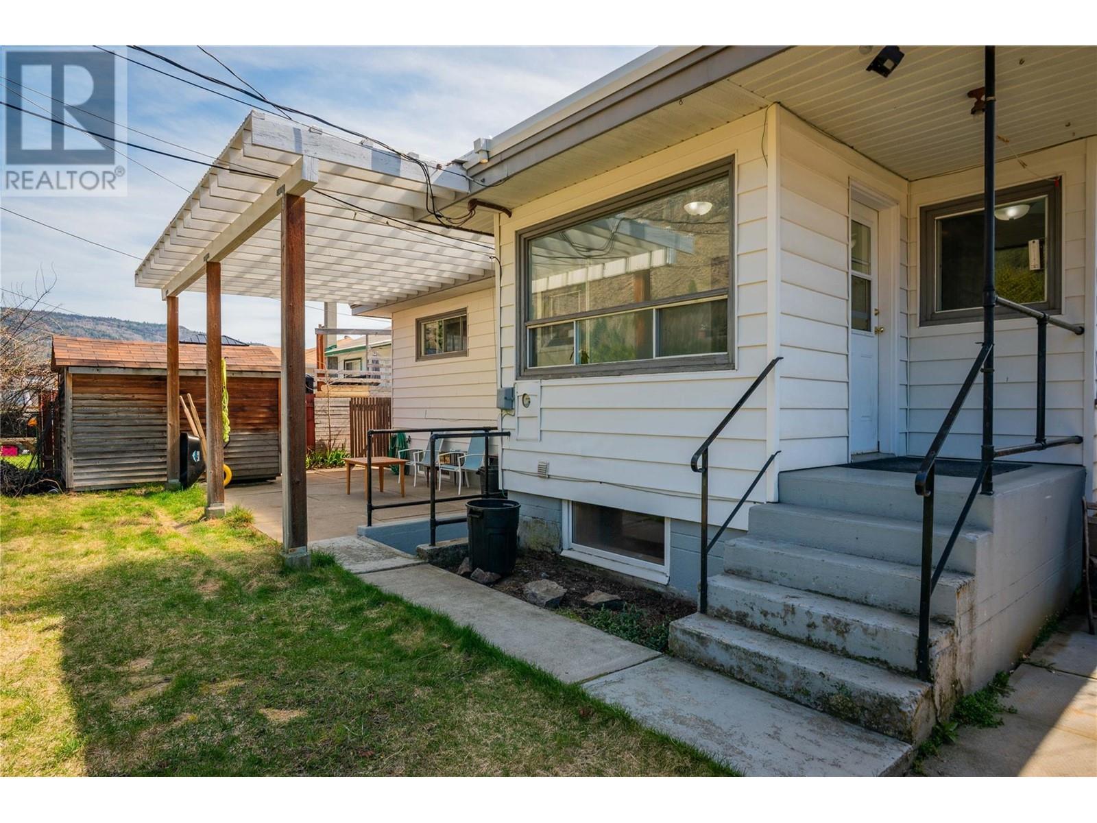 3313 Dahlia Crescent, Trail, British Columbia  V1R 2Y1 - Photo 8 - 10343956