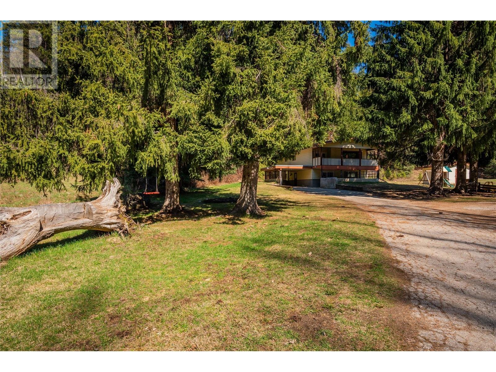 108 Beavervale Road, Ross Spur, British Columbia  V0G 1L1 - Photo 11 - 10344144