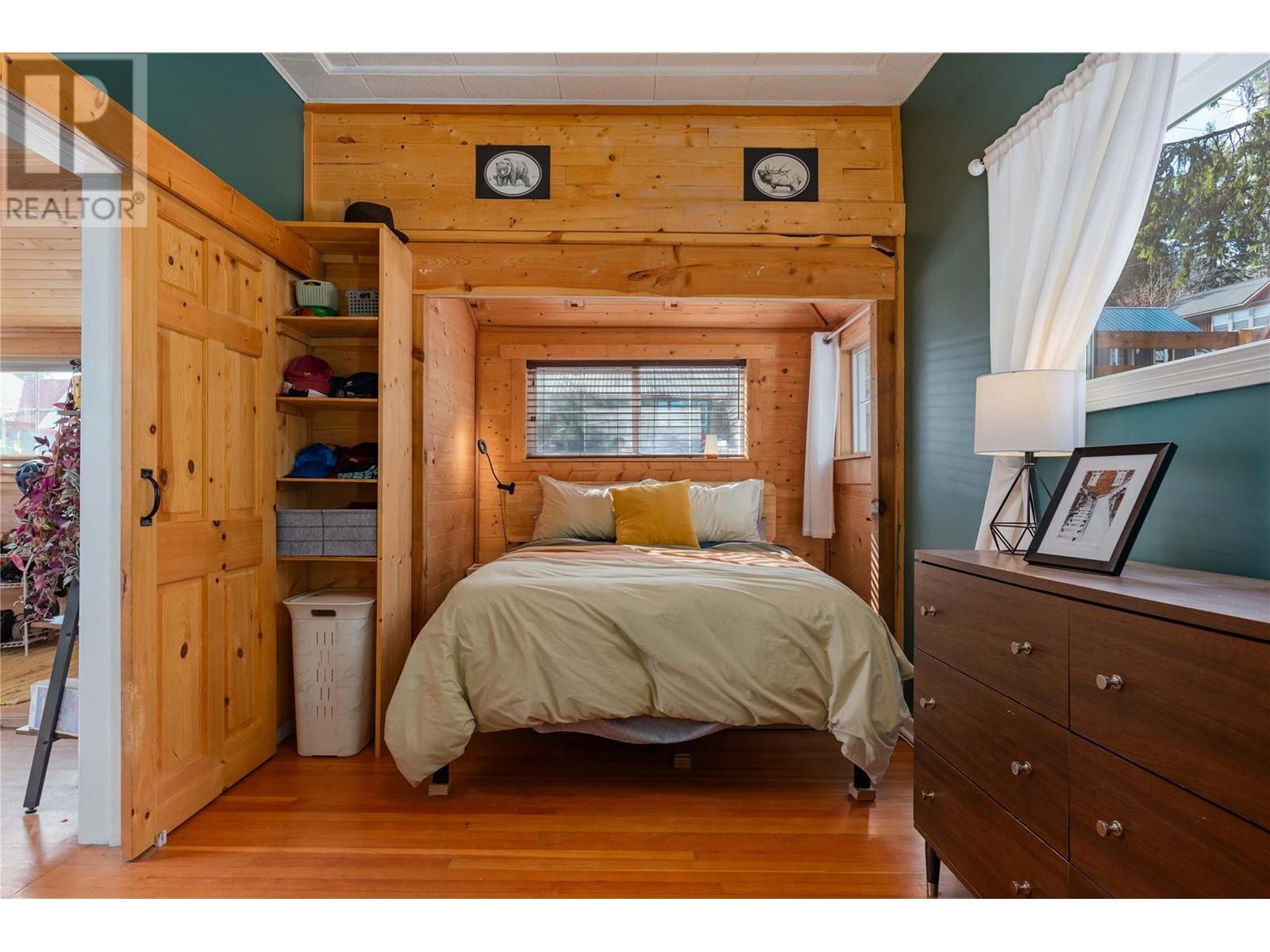 2538 Spokane Street, Rossland, British Columbia  V0G 1Y0 - Photo 15 - 10344181
