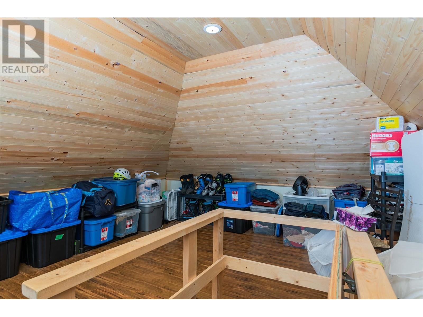2538 Spokane Street, Rossland, British Columbia  V0G 1Y0 - Photo 19 - 10344181