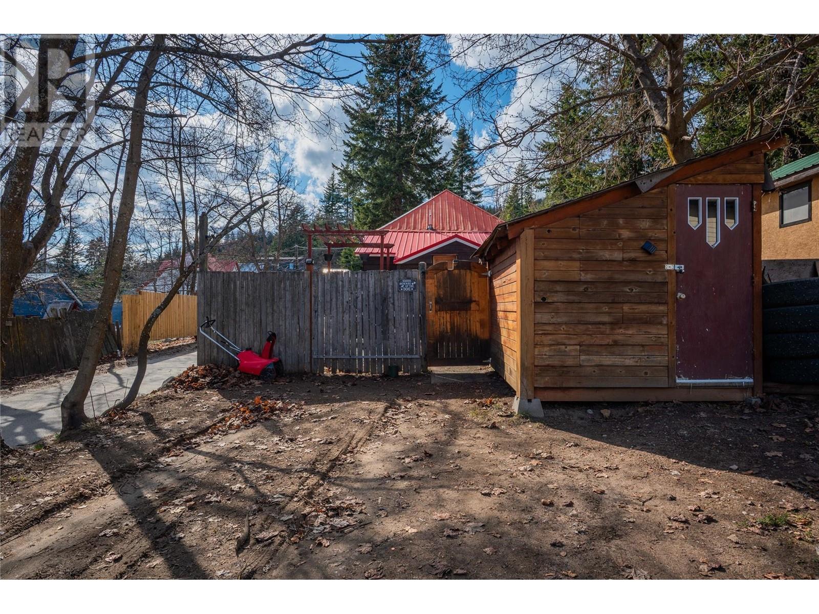 2538 Spokane Street, Rossland, British Columbia  V0G 1Y0 - Photo 30 - 10344181