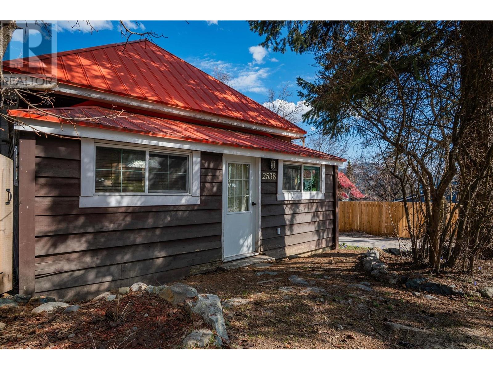 2538 Spokane Street, Rossland, British Columbia  V0G 1Y0 - Photo 32 - 10344181