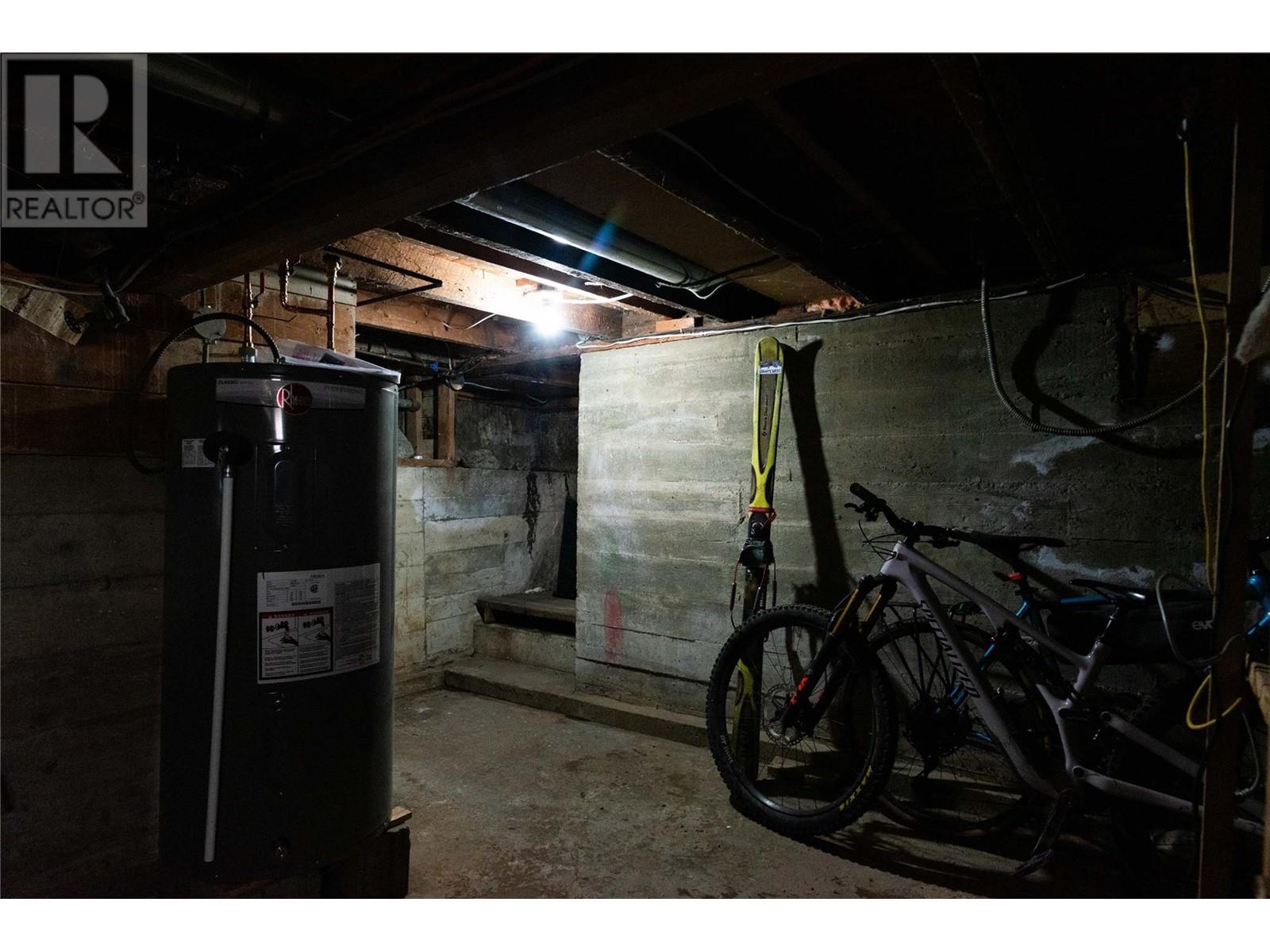 2538 Spokane Street, Rossland, British Columbia  V0G 1Y0 - Photo 35 - 10344181