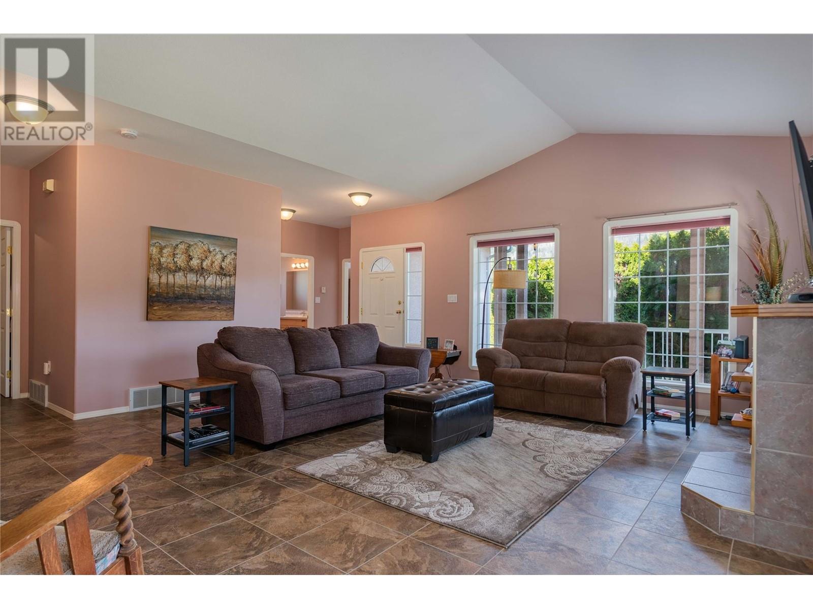 1750 Green Road, Fruitvale, British Columbia  V0G 1L1 - Photo 10 - 10343868