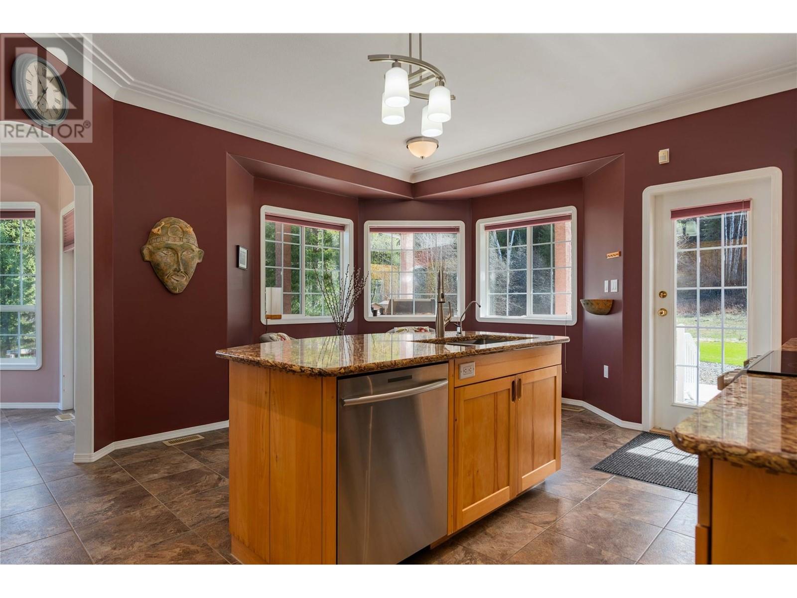 1750 Green Road, Fruitvale, British Columbia  V0G 1L1 - Photo 6 - 10343868