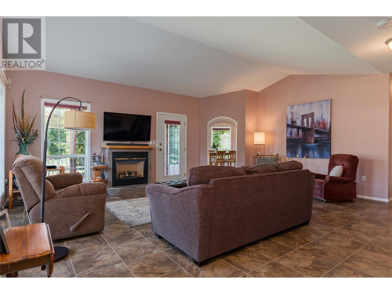 1750 Green Road, Fruitvale, British Columbia  V0G 1L1 - Photo 8 - 10343868