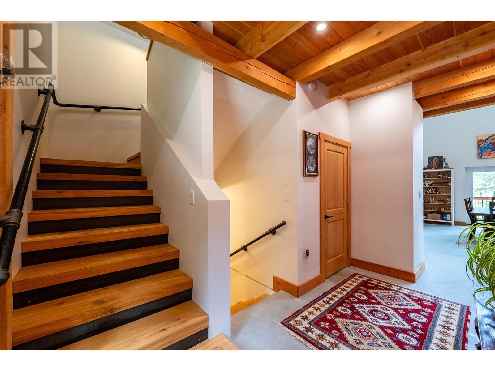 8774 6 Highway, Salmo, British Columbia  V0G 1Z0 - Photo 24 - 10343213