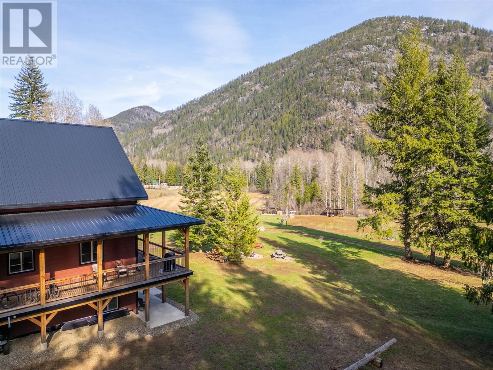 8774 6 Highway, Salmo, British Columbia  V0G 1Z0 - Photo 44 - 10343213