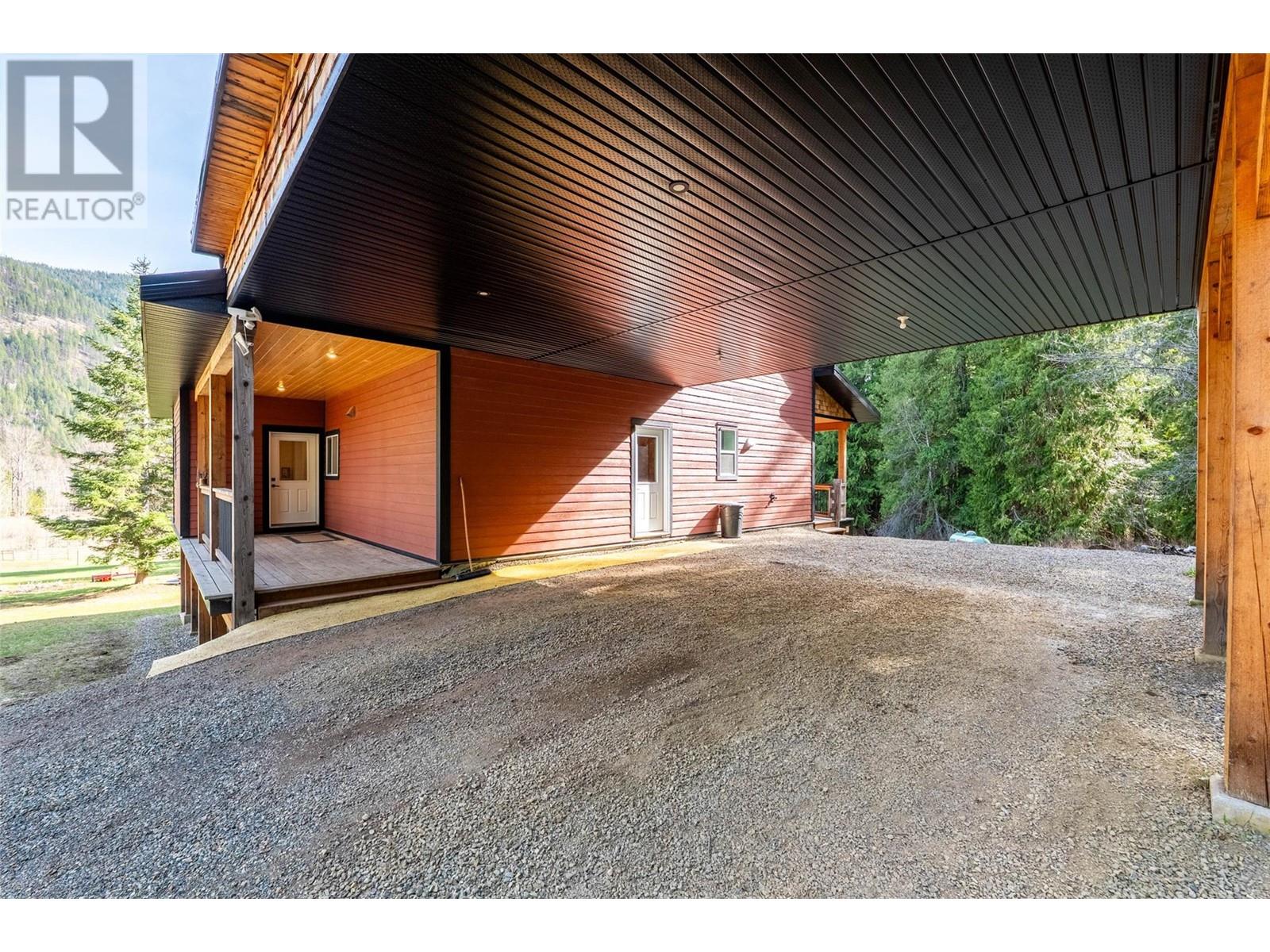8774 6 Highway, Salmo, British Columbia  V0G 1Z0 - Photo 48 - 10343213