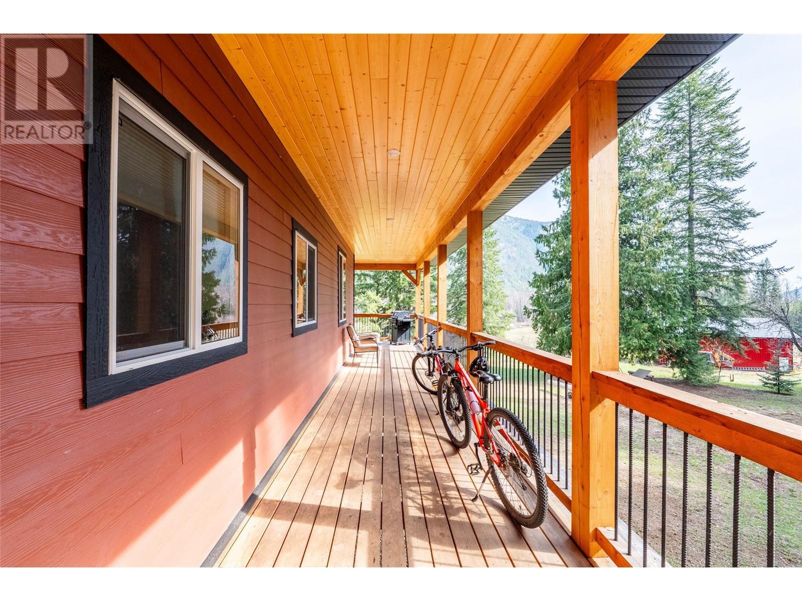8774 6 Highway, Salmo, British Columbia  V0G 1Z0 - Photo 51 - 10343213
