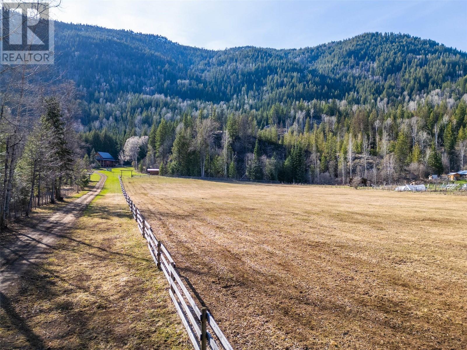 8774 6 Highway, Salmo, British Columbia  V0G 1Z0 - Photo 52 - 10343213