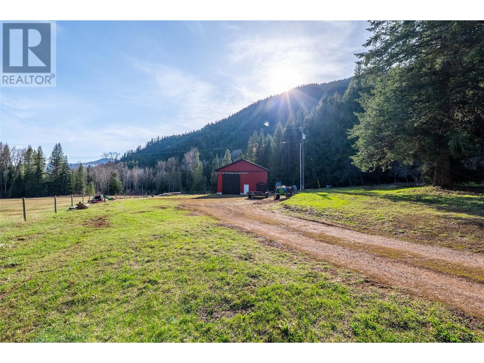 8774 6 Highway, Salmo, British Columbia  V0G 1Z0 - Photo 55 - 10343213