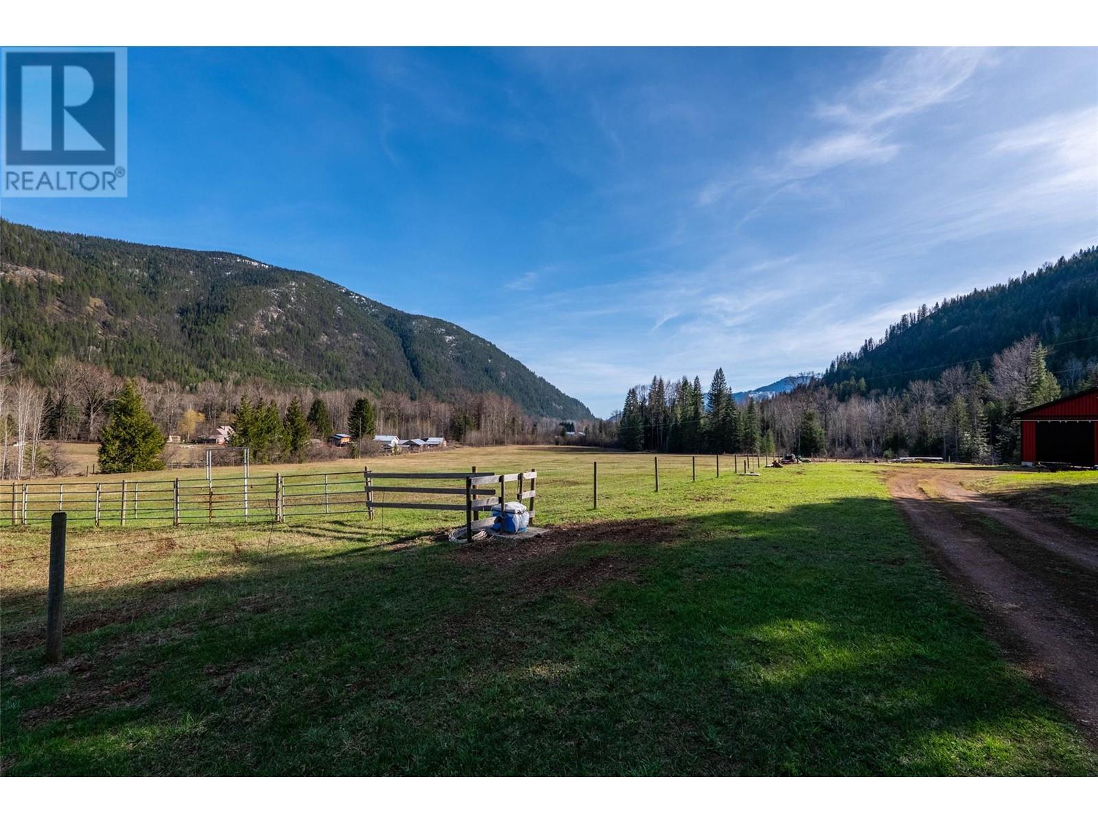 8774 6 Highway, Salmo, British Columbia  V0G 1Z0 - Photo 62 - 10343213
