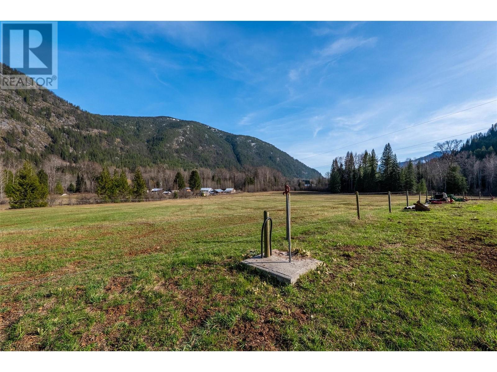 8774 6 Highway, Salmo, British Columbia  V0G 1Z0 - Photo 67 - 10343213