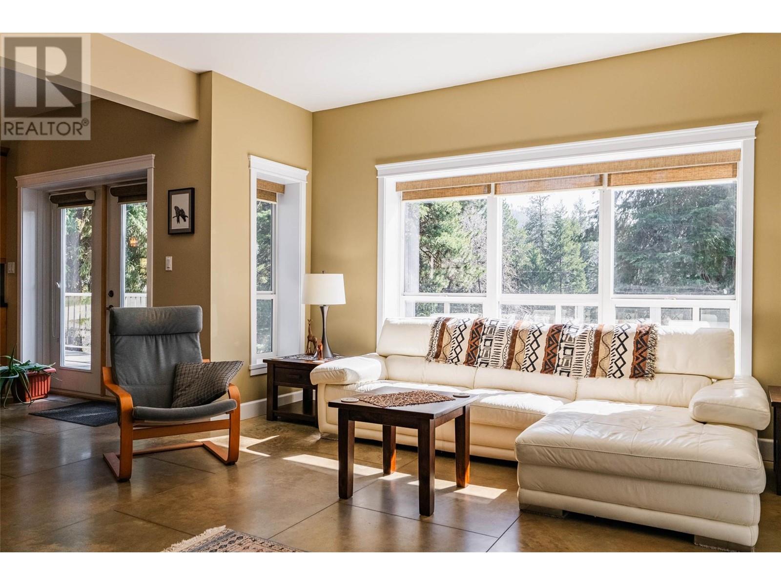 4062 Park View Drive, Bonnington, British Columbia  V0G 2G0 - Photo 3 - 10343627