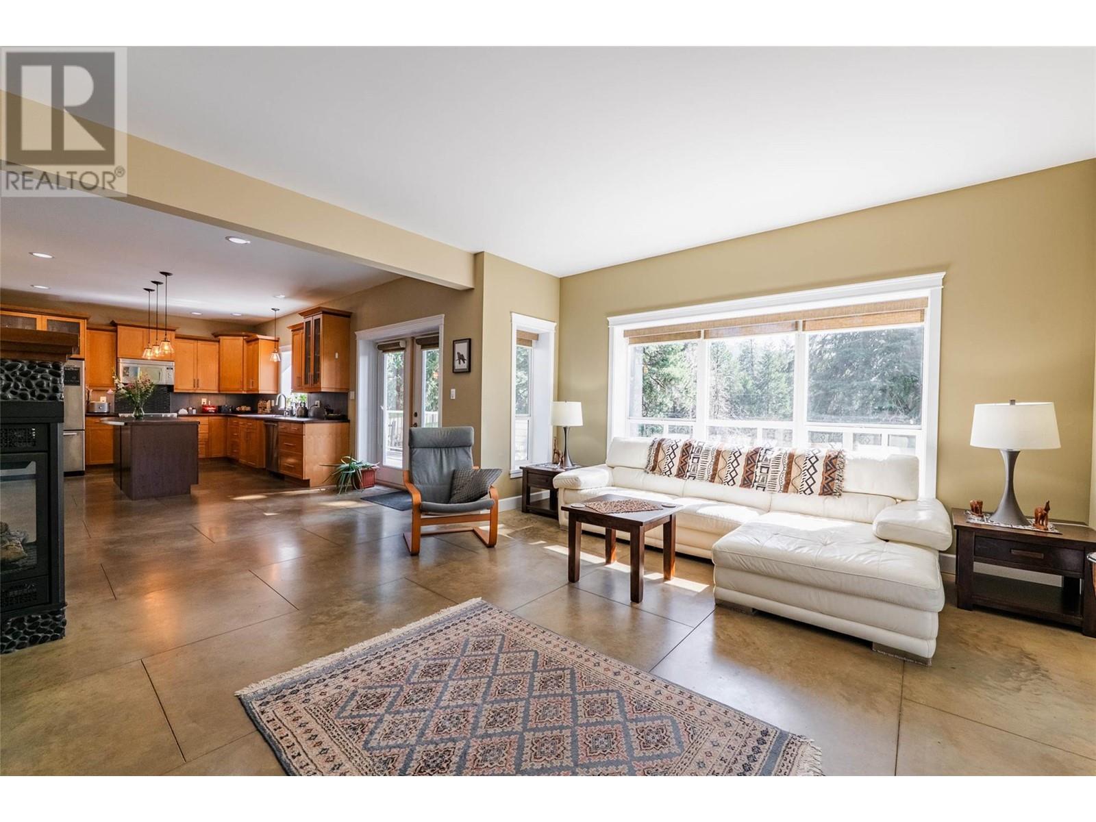 4062 Park View Drive, Bonnington, British Columbia  V0G 2G0 - Photo 4 - 10343627