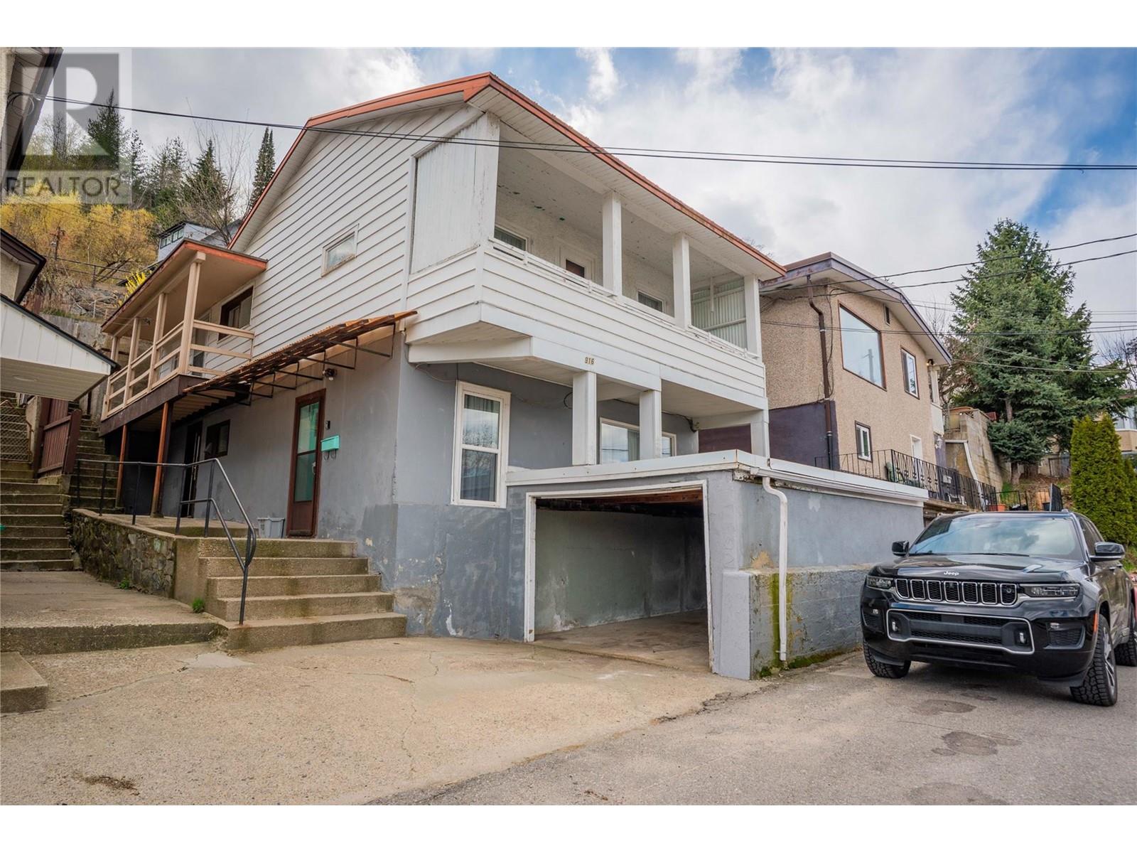 916 Nelson Avenue, Trail, British Columbia  V1R 3H2 - Photo 1 - 10344236