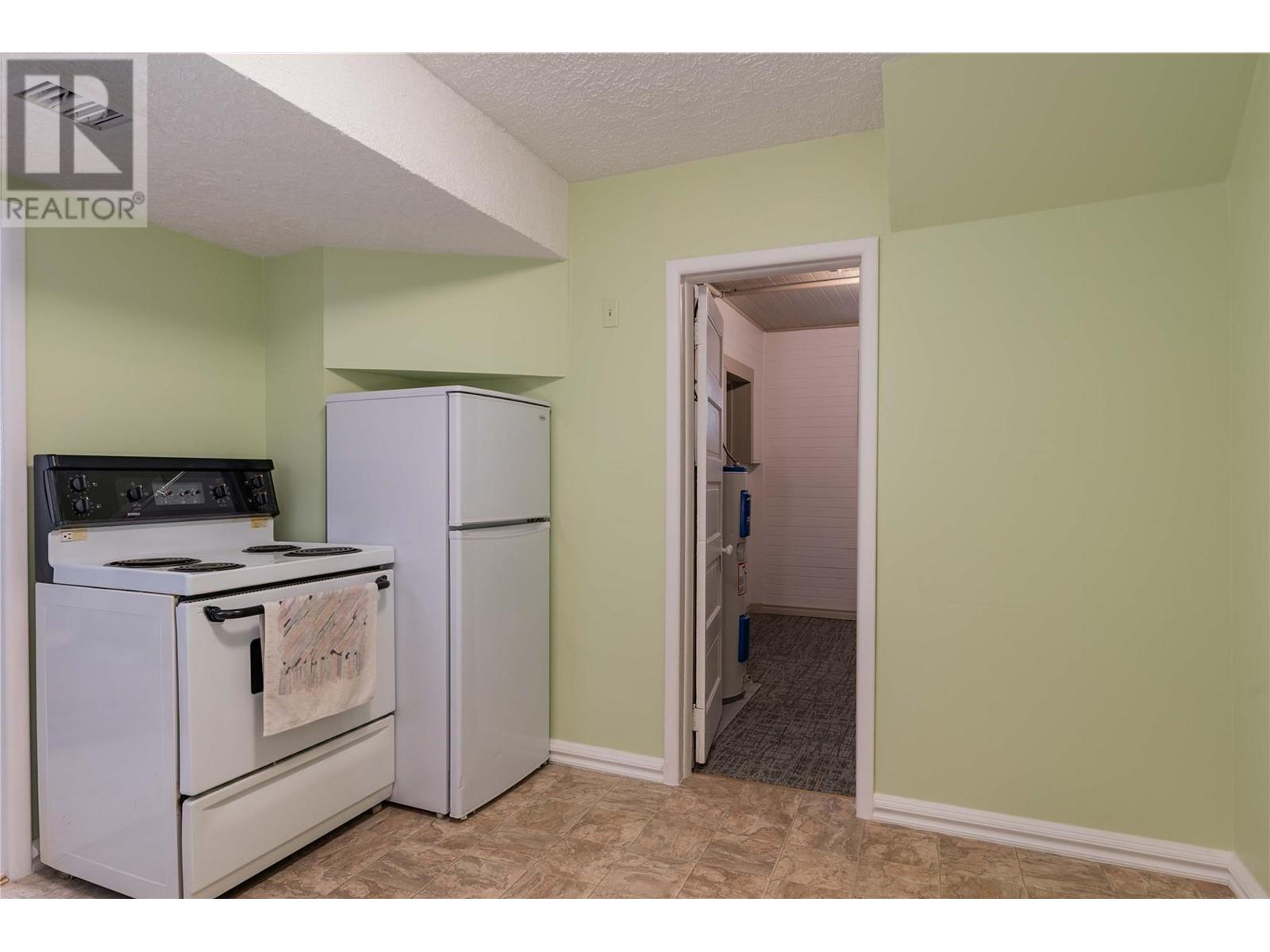 916 Nelson Avenue, Trail, British Columbia  V1R 3H2 - Photo 4 - 10344236