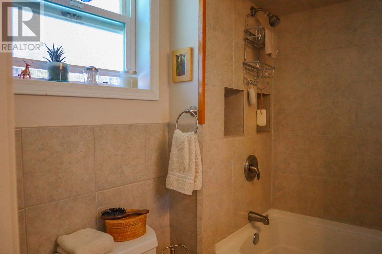 2229 Fifth Avenue, Trail, British Columbia  V1R 3E8 - Photo 45 - 10344238
