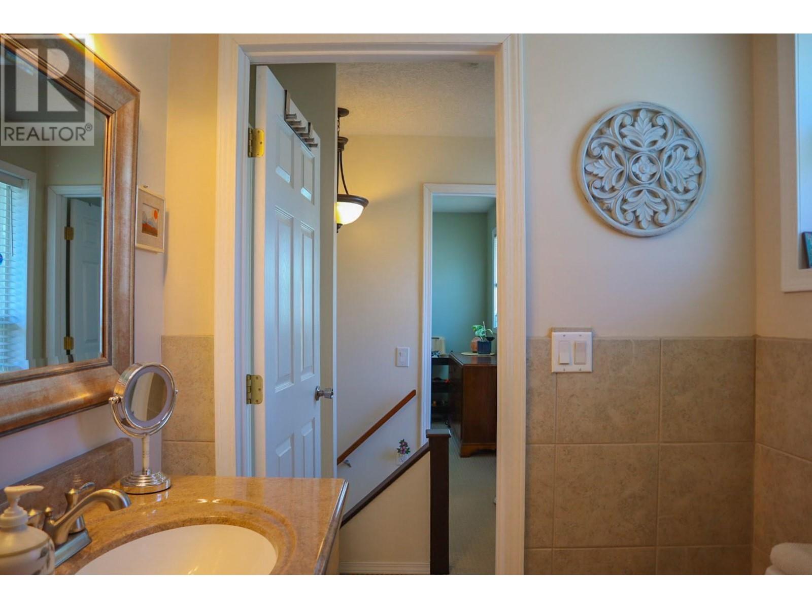 2229 Fifth Avenue, Trail, British Columbia  V1R 3E8 - Photo 46 - 10344238