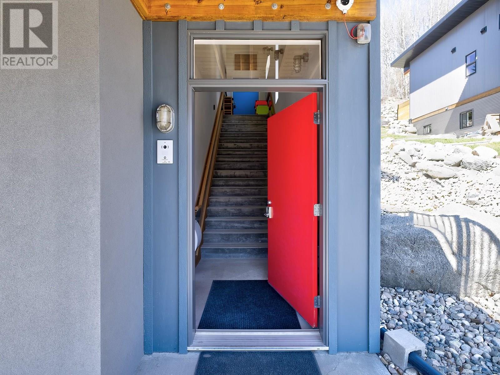 1006 Silvertip Road, Rossland, British Columbia  V0G 1Y0 - Photo 69 - 10343204