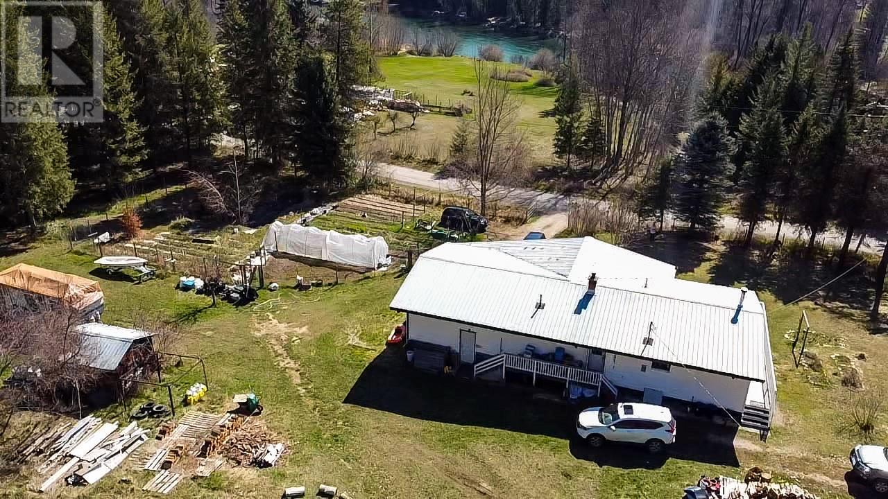 6607 Appledale Lower Road, Appledale, British Columbia  V0G 2J0 - Photo 4 - 10344244