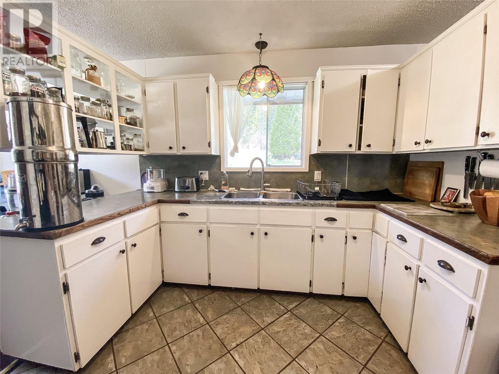 6607 Appledale Lower Road, Appledale, British Columbia  V0G 2J0 - Photo 5 - 10344244