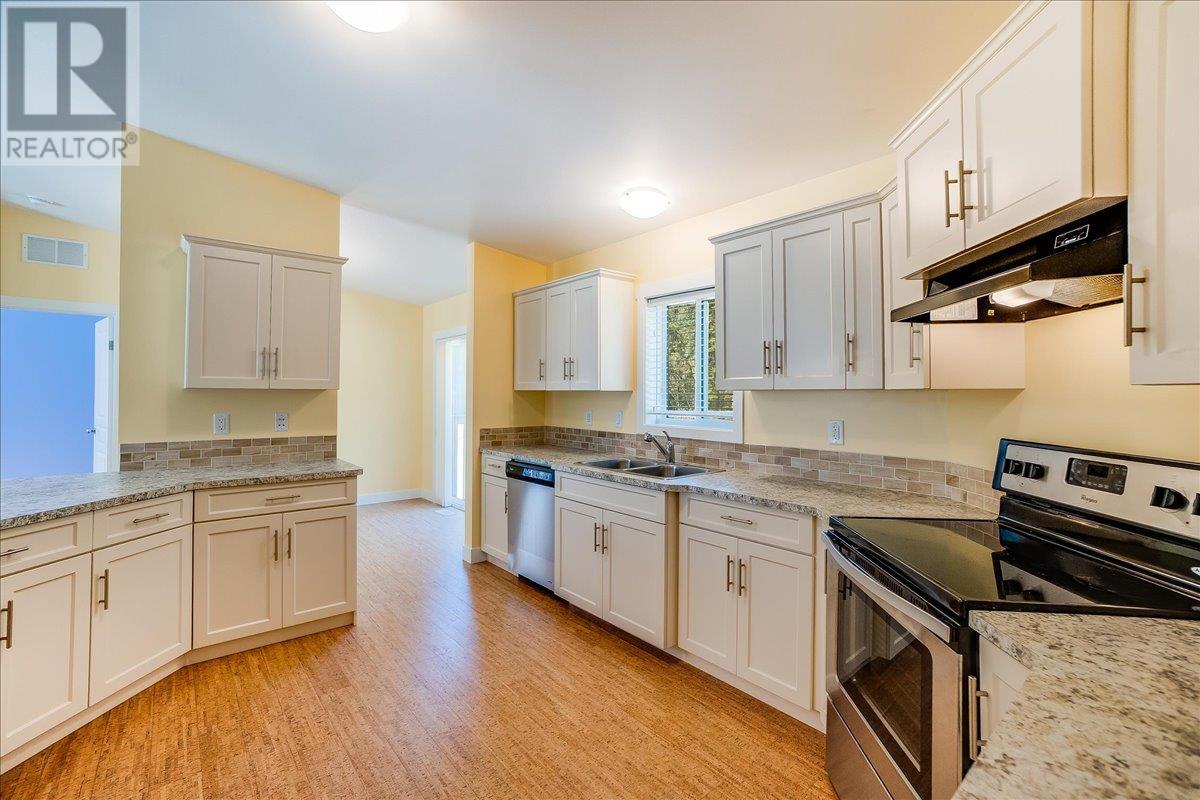 3006 Highway 6 Highway, Slocan Park, British Columbia  V0G 2E0 - Photo 15 - 10344520
