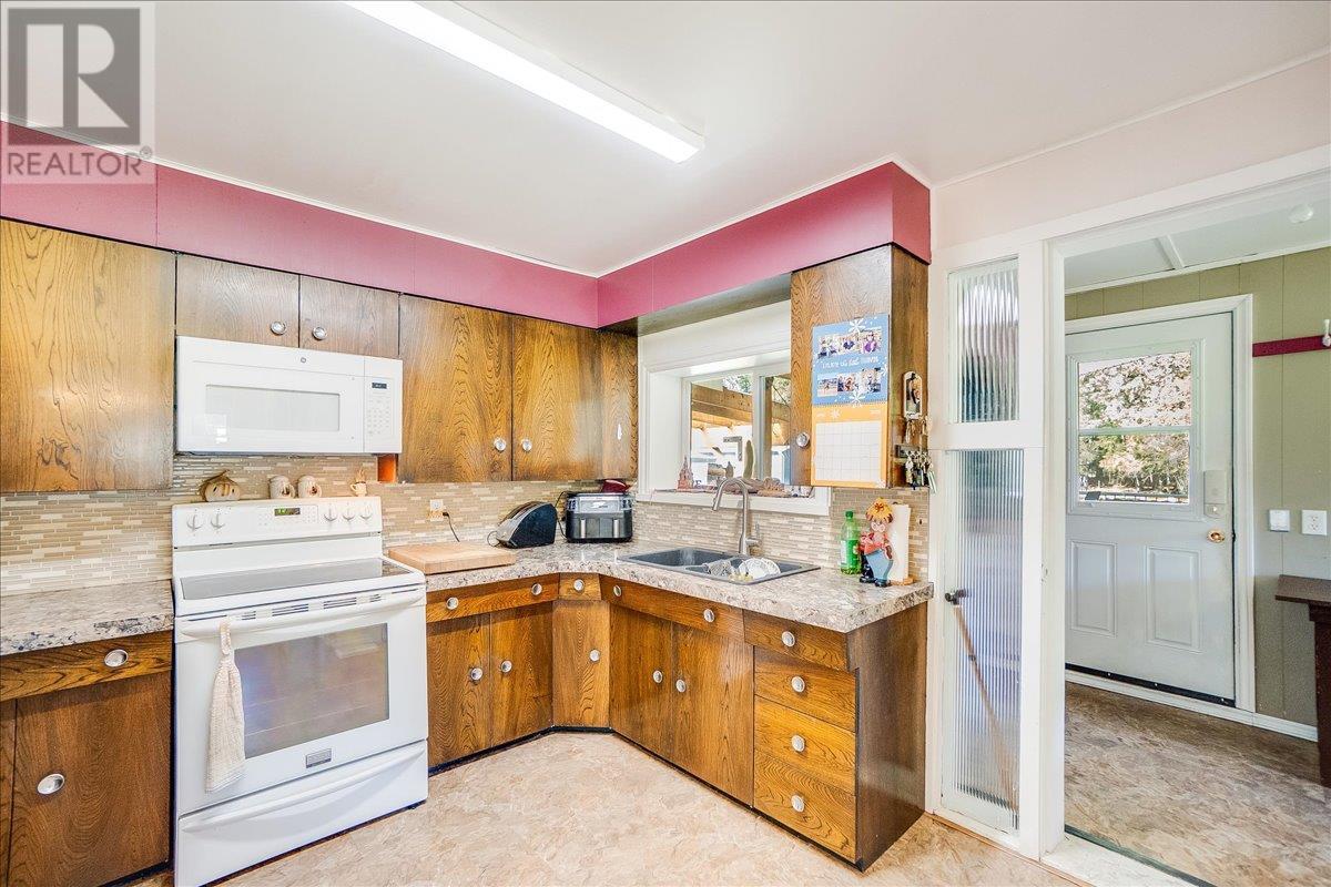 3006 Highway 6 Highway, Slocan Park, British Columbia  V0G 2E0 - Photo 38 - 10344520