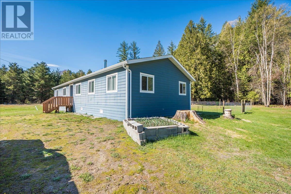 3006 Highway 6 Highway, Slocan Park, British Columbia  V0G 2E0 - Photo 5 - 10344520