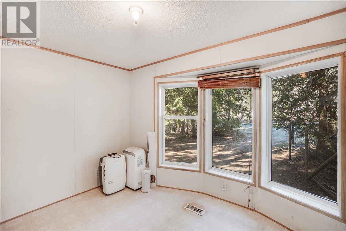 8751 Highway 6, Salmo, British Columbia  V0G 1Z0 - Photo 15 - 10344237