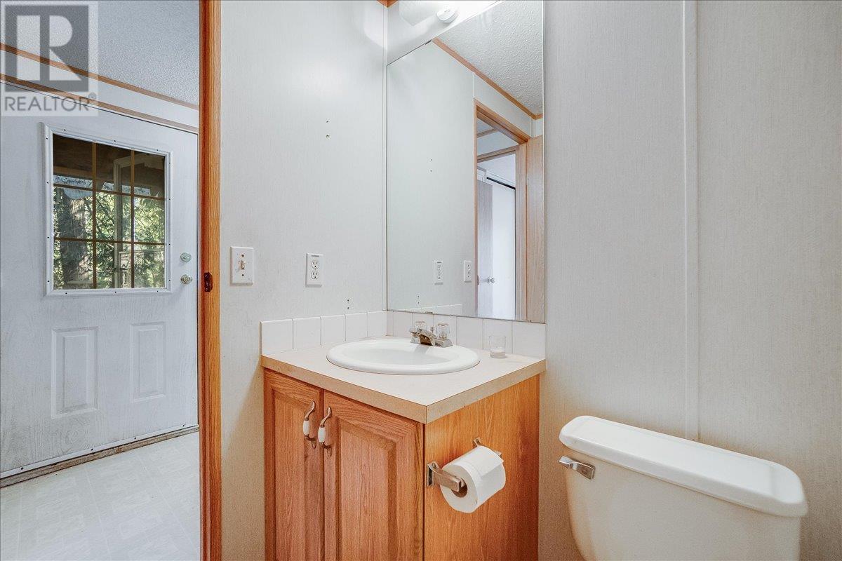 8751 Highway 6, Salmo, British Columbia  V0G 1Z0 - Photo 16 - 10344237