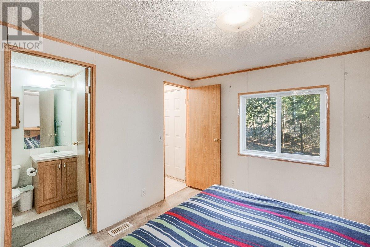 8751 Highway 6, Salmo, British Columbia  V0G 1Z0 - Photo 8 - 10344237