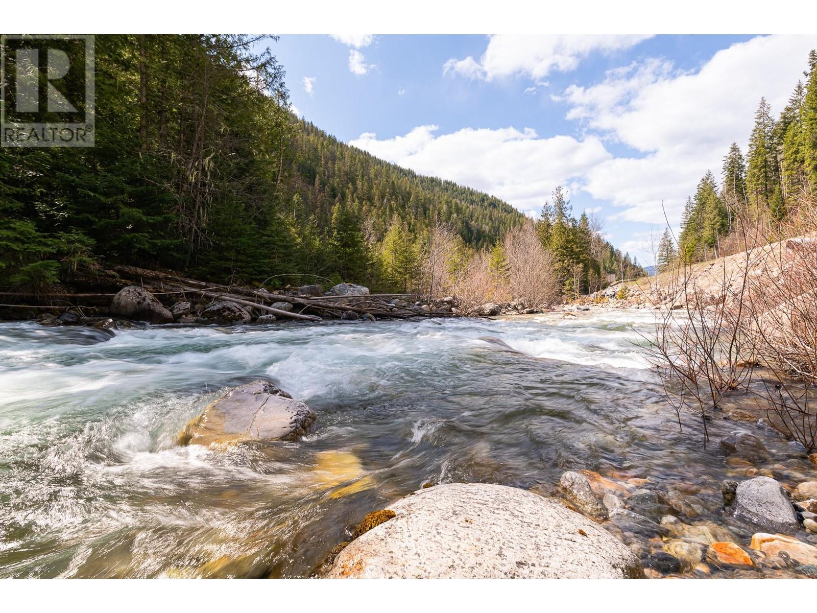 Dl 10612 3 Highway, Salmo, British Columbia  V0G 1Z0 - Photo 1 - 10344635