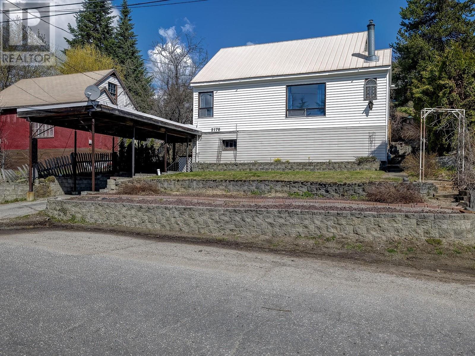 2170 Thompson Avenue, Rossland, British Columbia  V0G 1Y0 - Photo 2 - 10344212