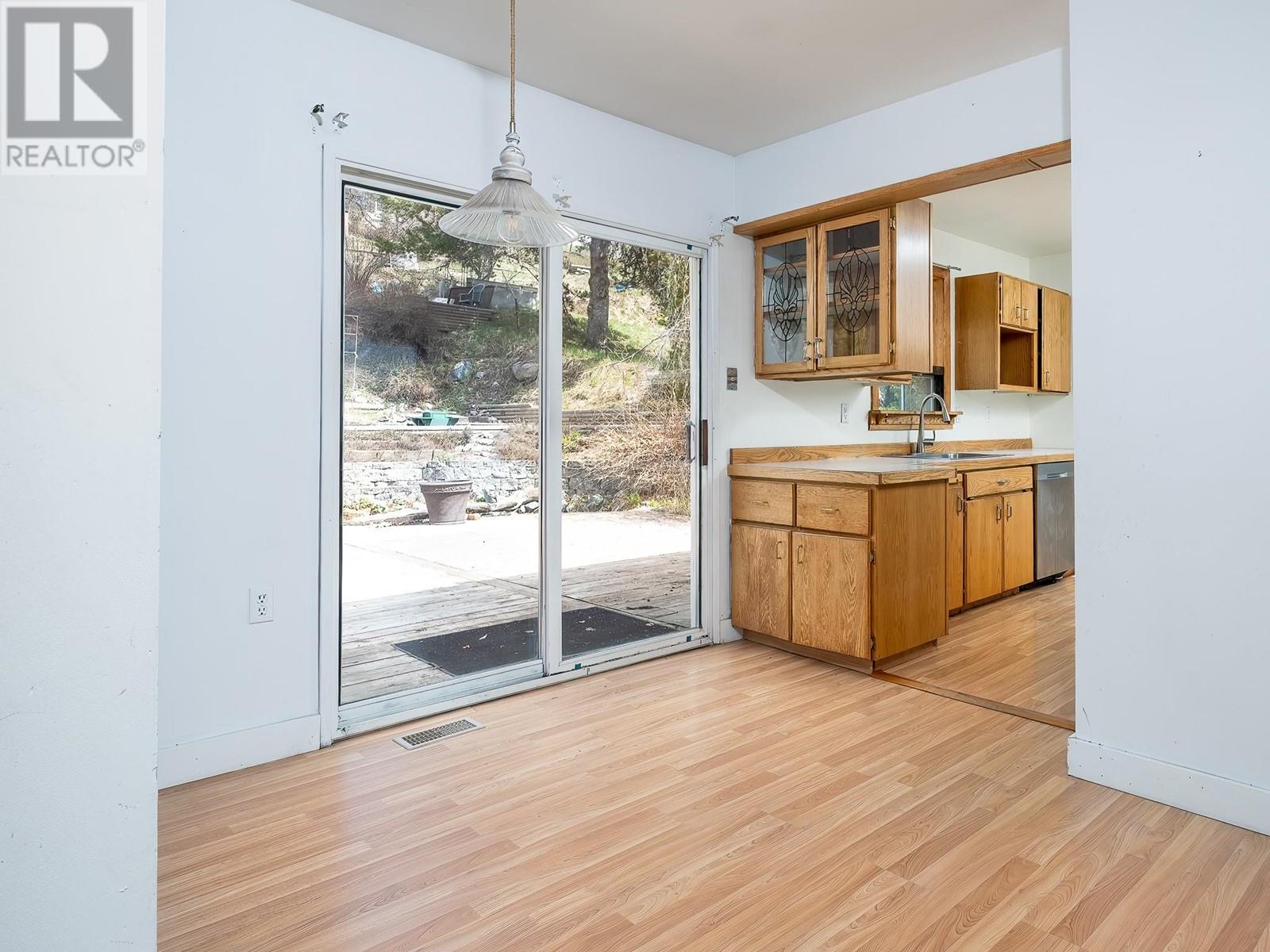 2170 Thompson Avenue, Rossland, British Columbia  V0G 1Y0 - Photo 20 - 10344212