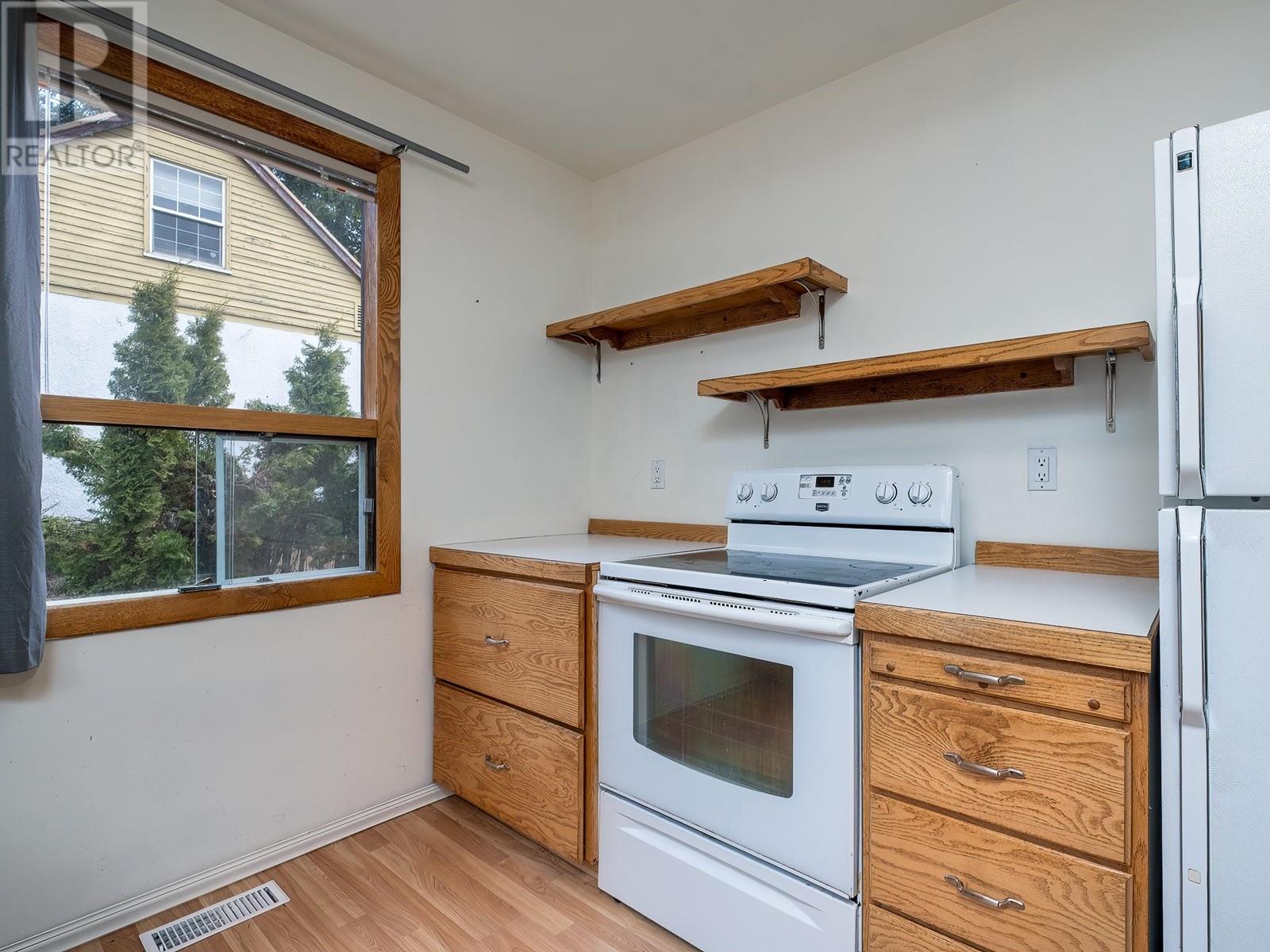 2170 Thompson Avenue, Rossland, British Columbia  V0G 1Y0 - Photo 22 - 10344212