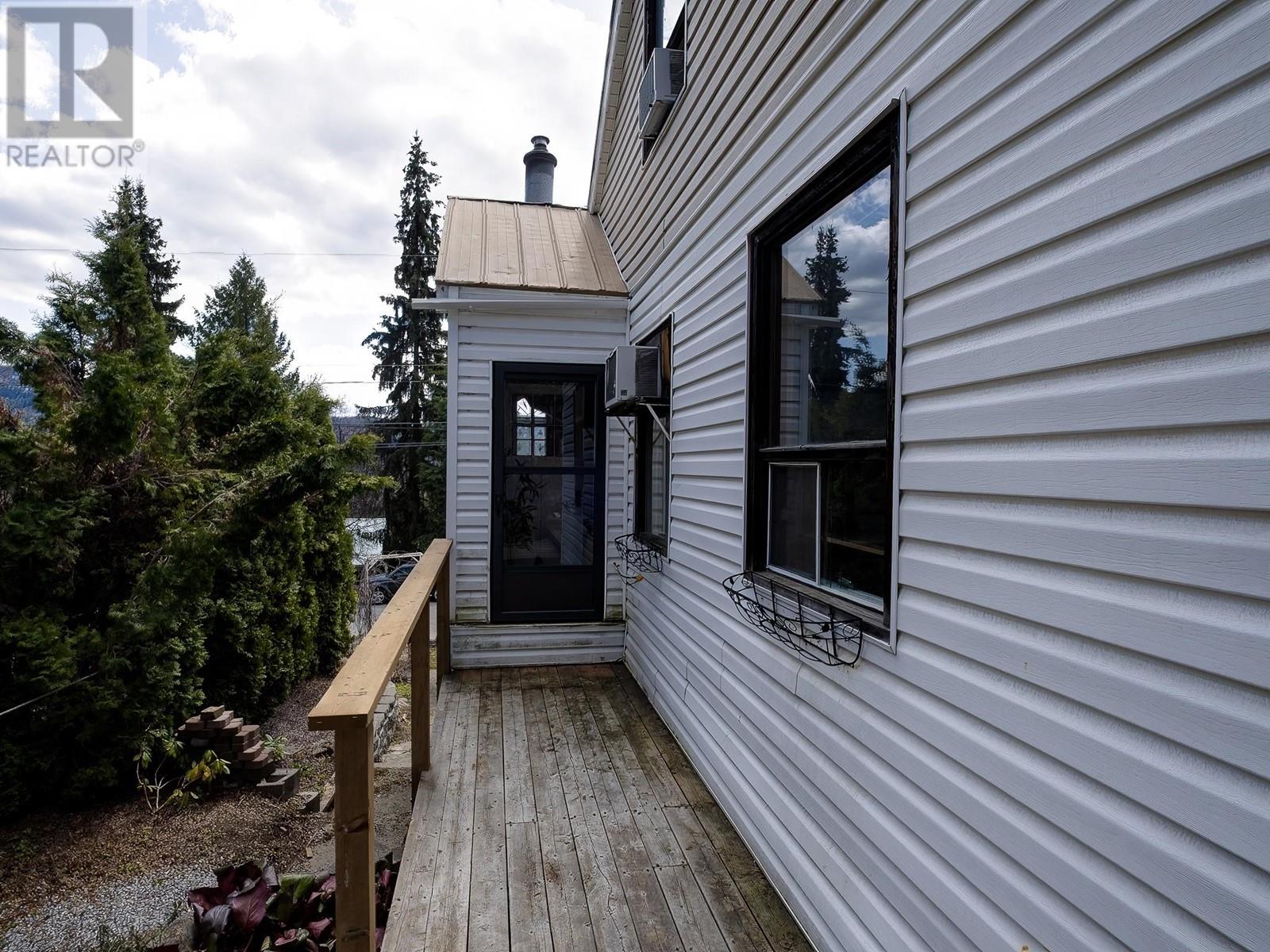 2170 Thompson Avenue, Rossland, British Columbia  V0G 1Y0 - Photo 45 - 10344212