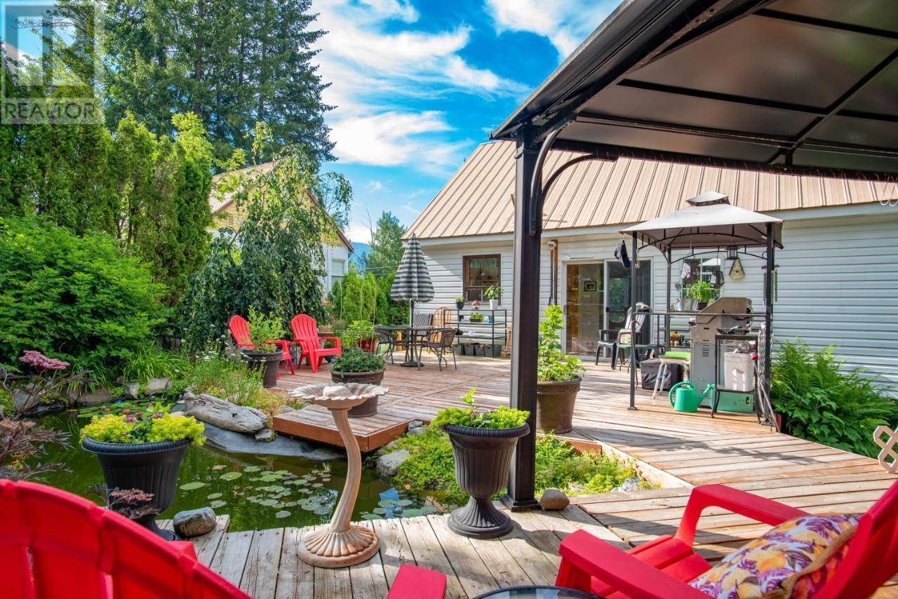 2170 Thompson Avenue, Rossland, British Columbia  V0G 1Y0 - Photo 58 - 10344212