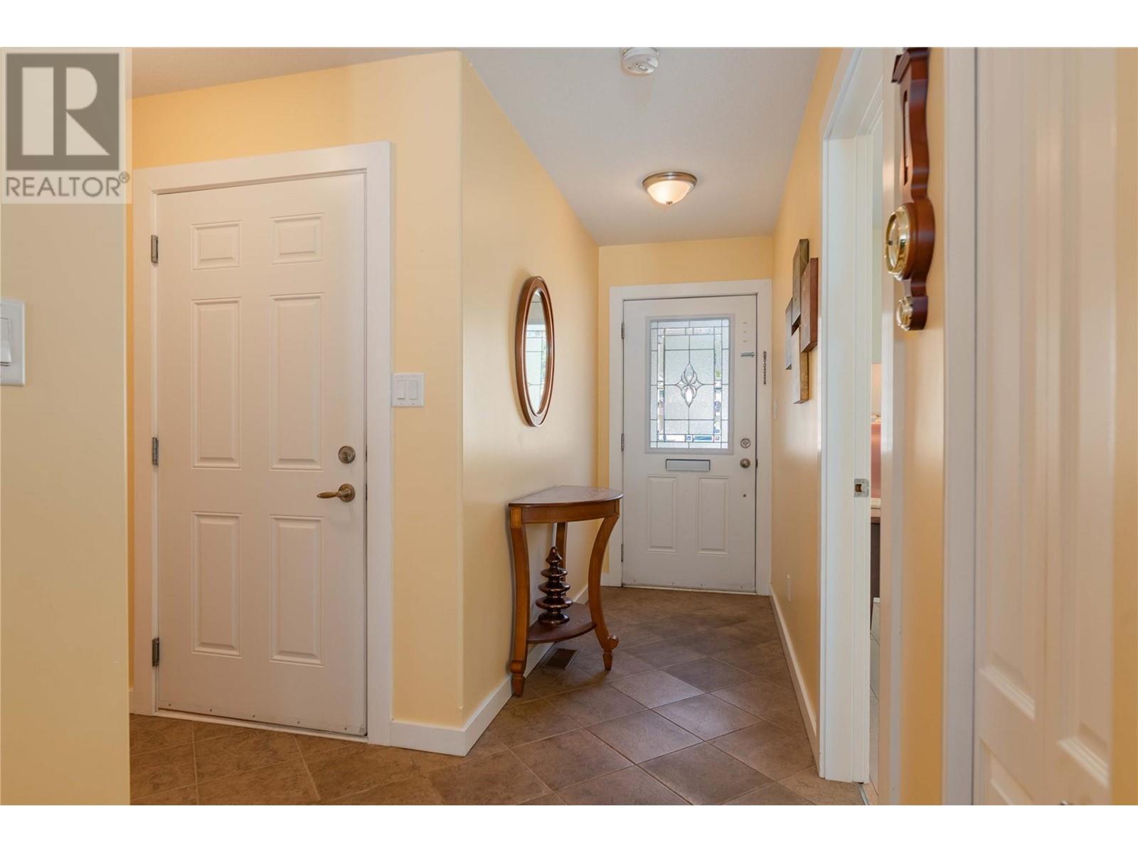 1214 Heather Place, Trail, British Columbia  V1R 4Y2 - Photo 3 - 10344264