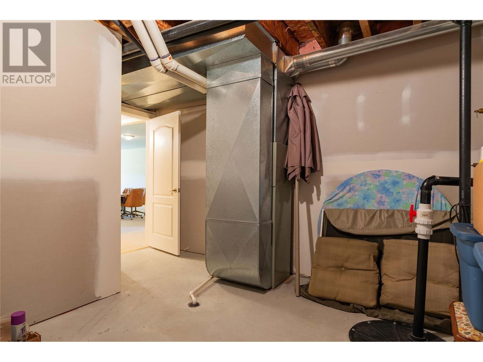 1214 Heather Place, Trail, British Columbia  V1R 4Y2 - Photo 34 - 10344264