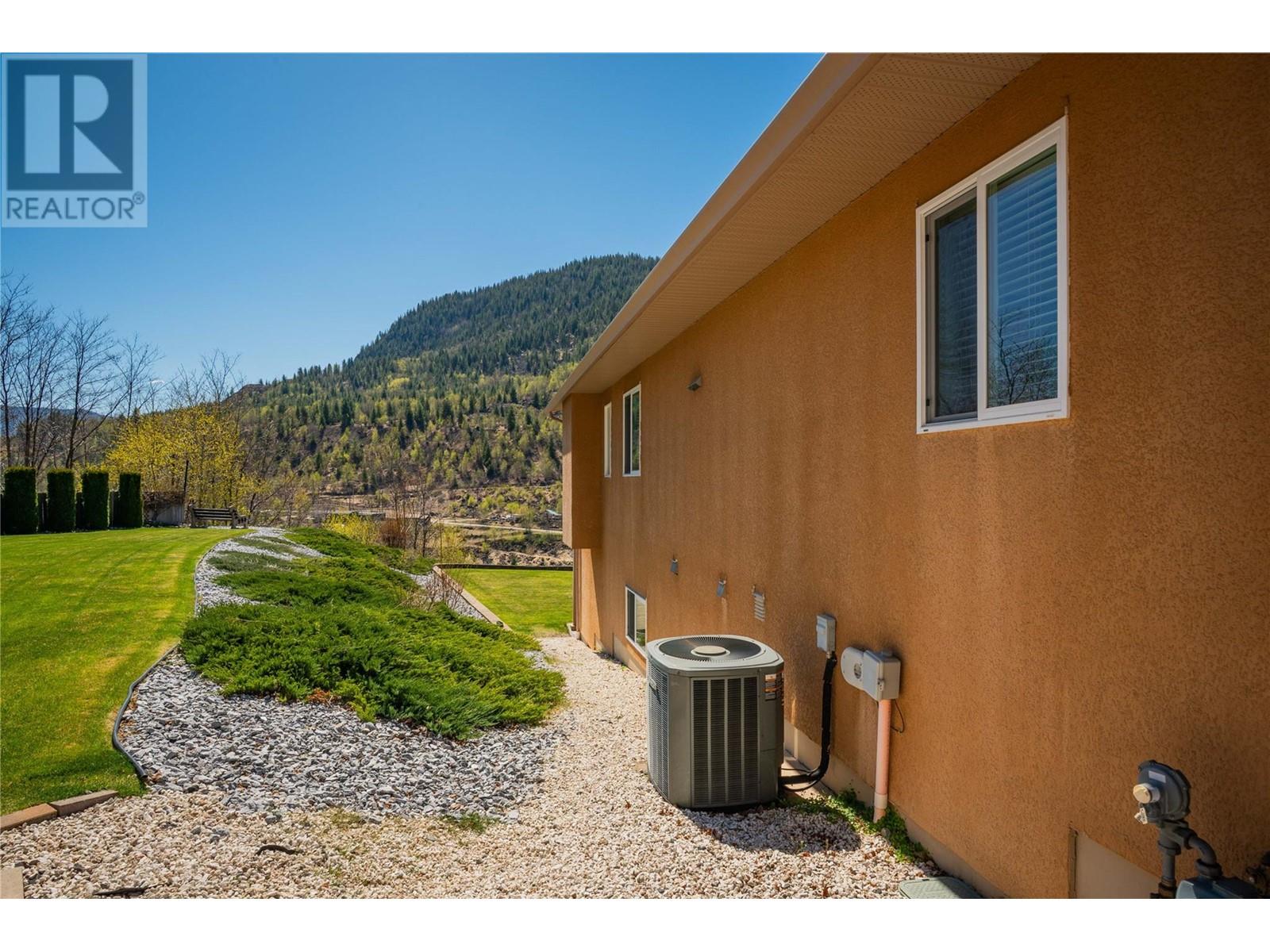 1214 Heather Place, Trail, British Columbia  V1R 4Y2 - Photo 37 - 10344264