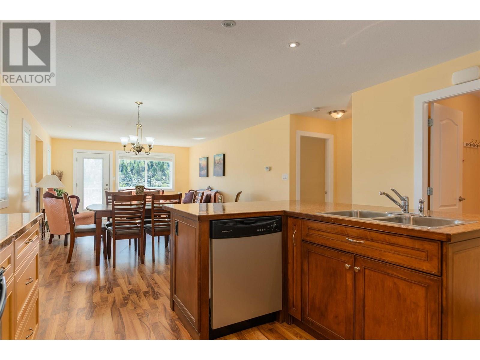 1214 Heather Place, Trail, British Columbia  V1R 4Y2 - Photo 4 - 10344264
